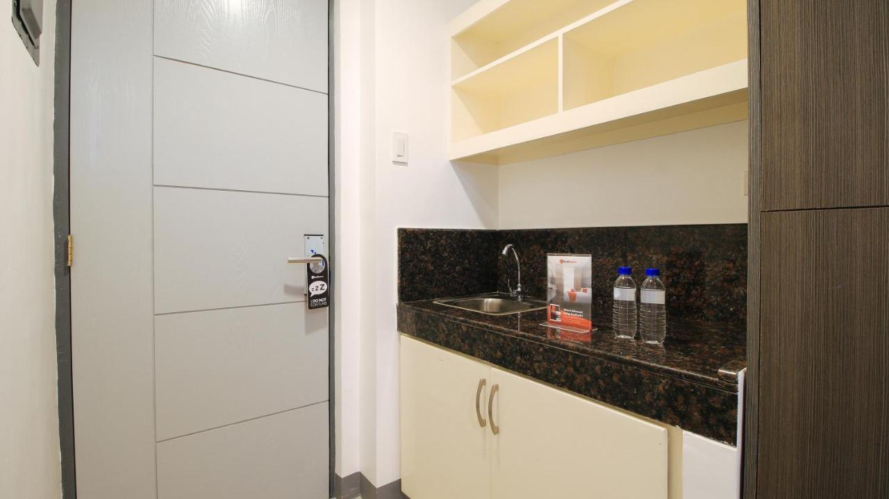 Reddoorz Plus @ Jardin Suites Guadalupe Nuevo Mandaluyong Esterno foto