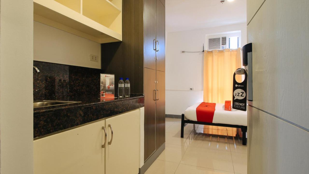 Reddoorz Plus @ Jardin Suites Guadalupe Nuevo Mandaluyong Esterno foto