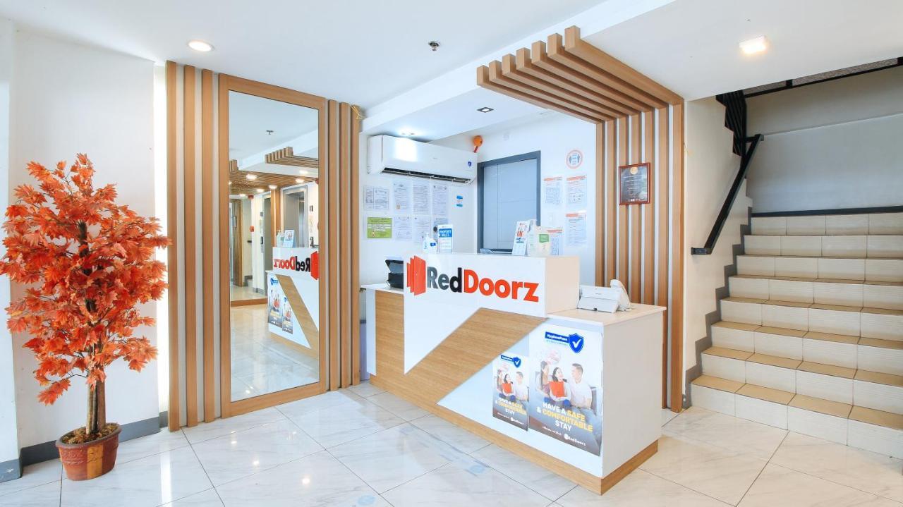 Reddoorz Plus @ Jardin Suites Guadalupe Nuevo Mandaluyong Esterno foto