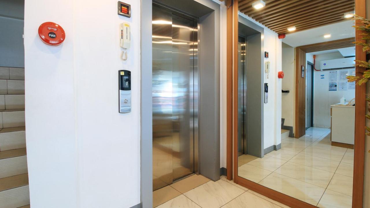 Reddoorz Plus @ Jardin Suites Guadalupe Nuevo Mandaluyong Esterno foto