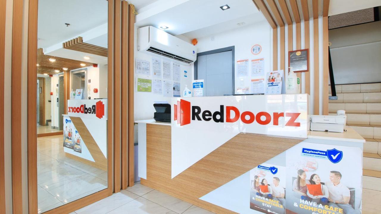 Reddoorz Plus @ Jardin Suites Guadalupe Nuevo Mandaluyong Esterno foto