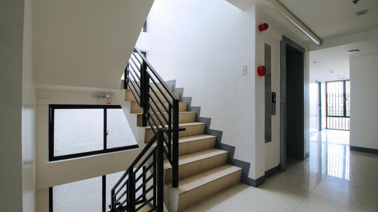 Reddoorz Plus @ Jardin Suites Guadalupe Nuevo Mandaluyong Esterno foto