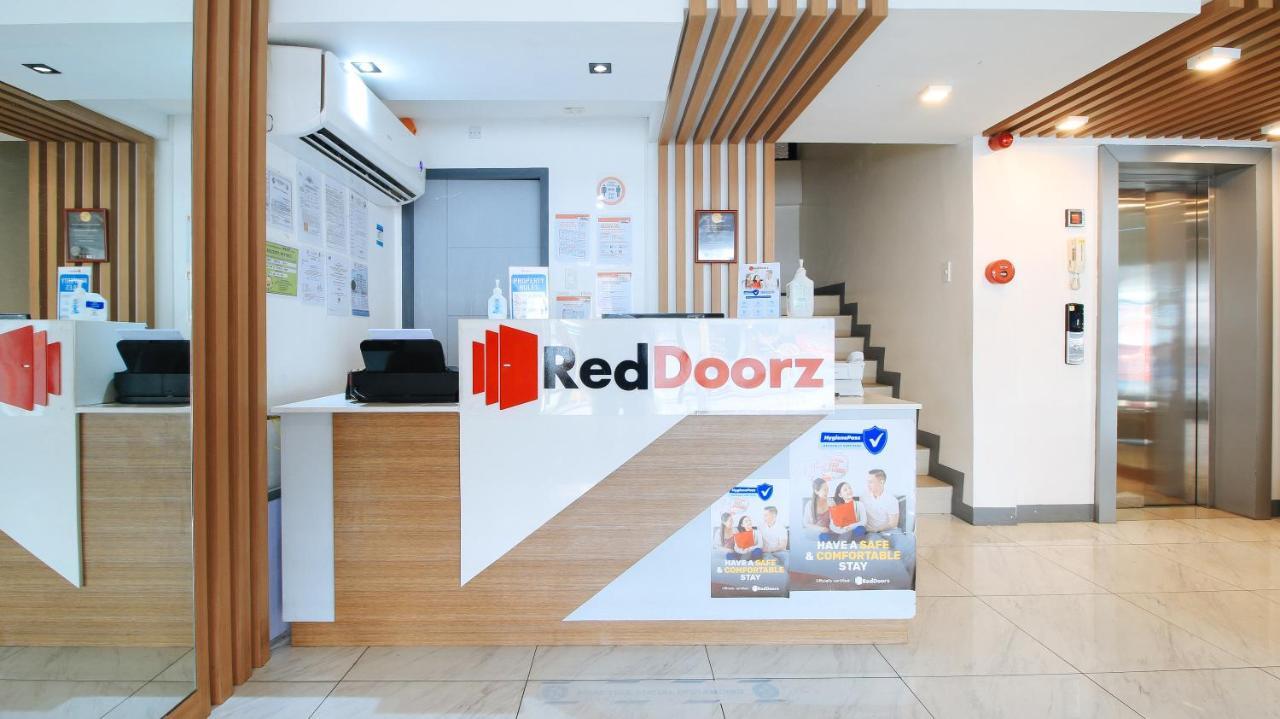Reddoorz Plus @ Jardin Suites Guadalupe Nuevo Mandaluyong Esterno foto